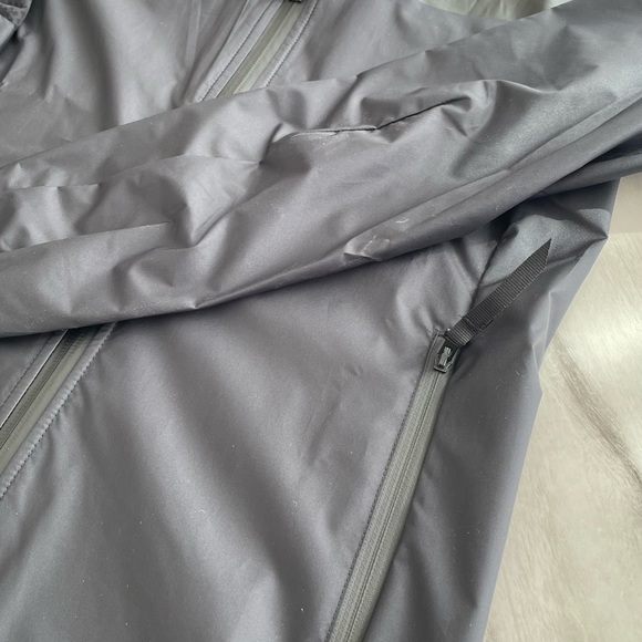 Adidas Agravic Trail Parley Wind Jacket - Brand New Size XS - Picture 4 of 4